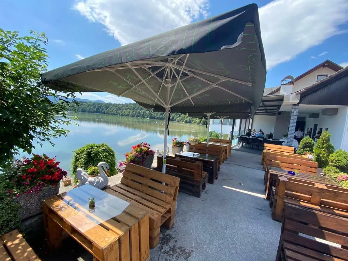 Gostisce Jezero Acomodação com café da manhã Medvode Alojamento de Acomodação e Pequeno-almoço